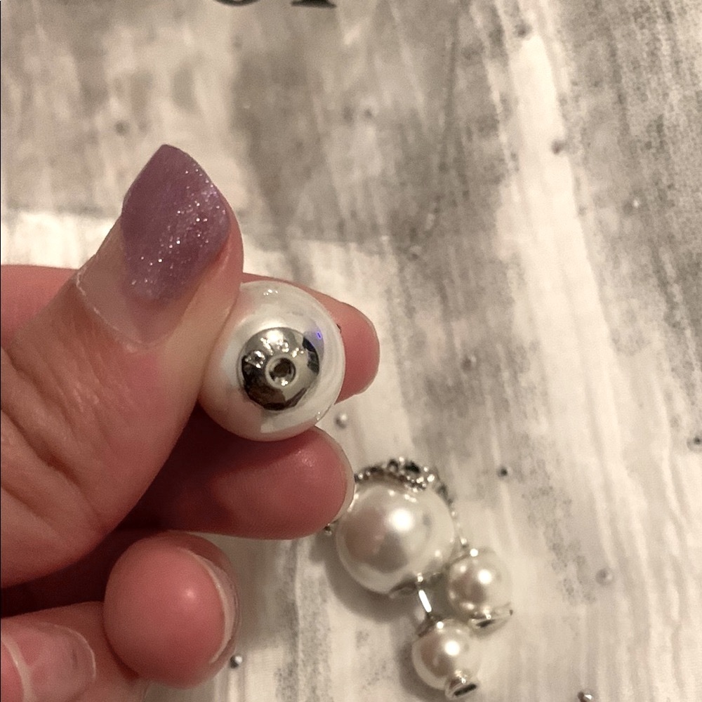 Dior Elegant Silver and Pearl earrings - Picture 5 of 7